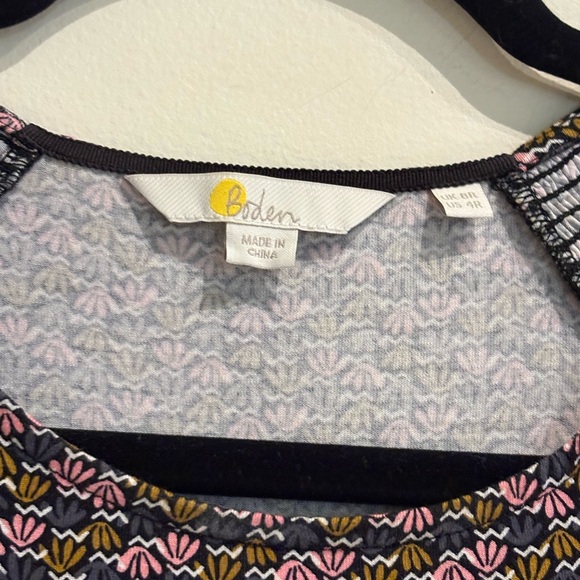 Boden Grace Smocked Jersey Long Sleeve Dress Black Water Lillies Size 4 - Picture 7 of 9